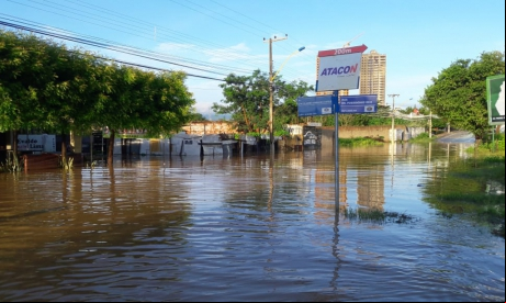 Chuva desta noite, 28, causou transbordamento da lagoa da APUC 