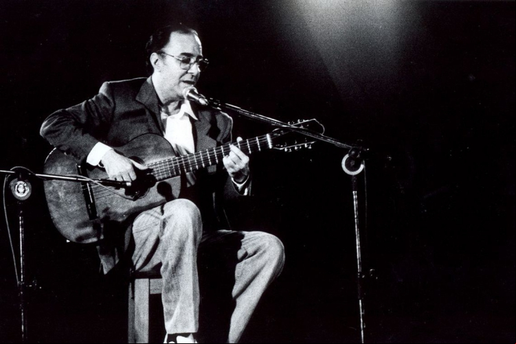 O cantor, compositor e músico João Gilberto, conhecido como pai da Bossa Nova, completaria 90 anos em junho.