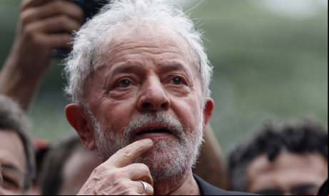 Ex-presidente Lula deixou a prisão, mas não pode se candidatar 