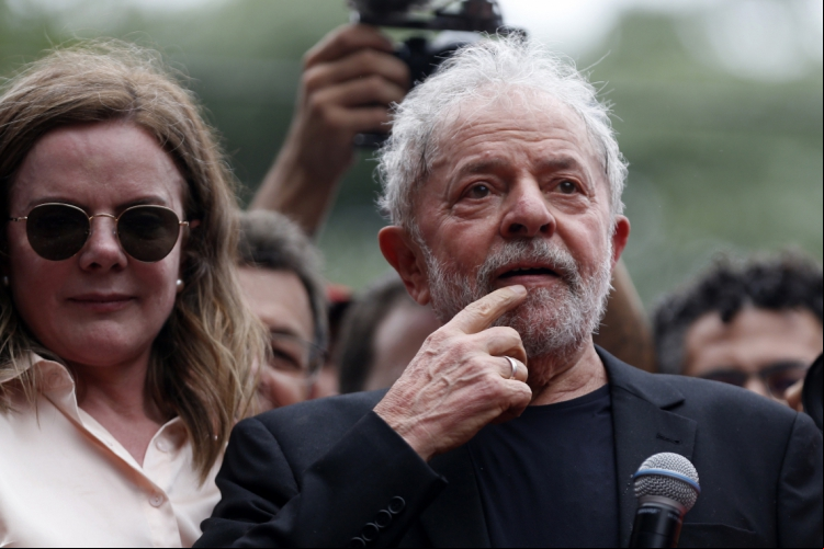 Ex-presidente Lula deixou a prisão, mas não pode se candidatar(foto: Miguel Schinca...