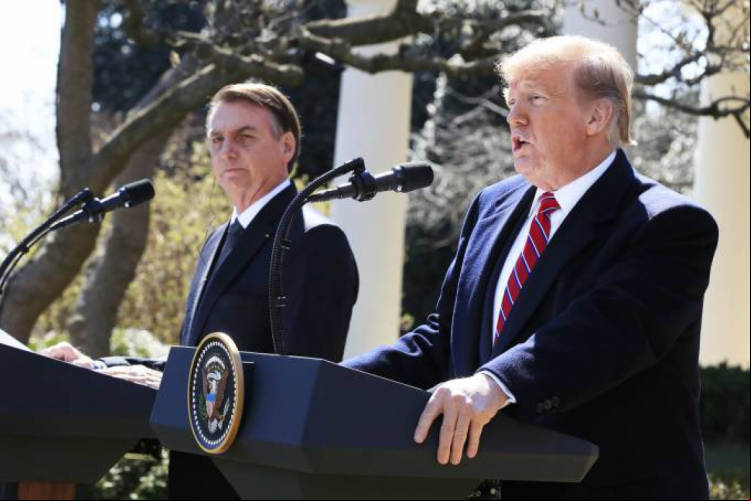 O presidente brasileiro Jair Bolsonaro com Donald Trump