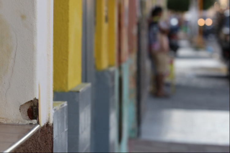ALGUMAS MARCAS DE BALA ficaram pela cidade, que ainda convive com o medo