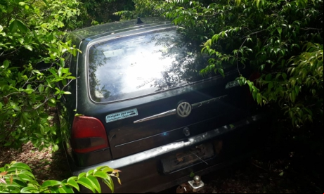 ￼AUTOMÓVEL roubado pelos criminosos  