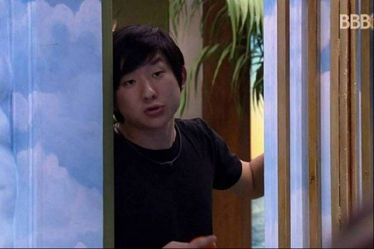Pyong Lee vai ser investigado pela Polícia Civil por assédio sexual dentro da casa
