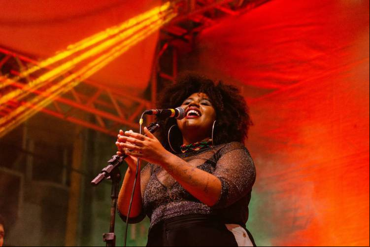 Na categoria Artistas/DJs/Coletivos, a cantora Luiza Nobel foi um dos nomes citados na pesquisa "Programação cultural de lives em Fortaleza", divulgada no último dia 15