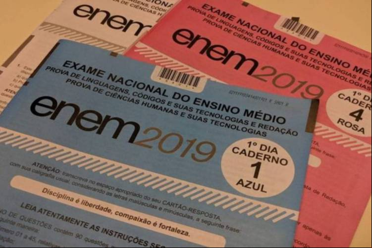 Além do Enem, o Prouni, que concede bolsas parciais e integrais para o ingresso à rede privada, pode estar em risco
