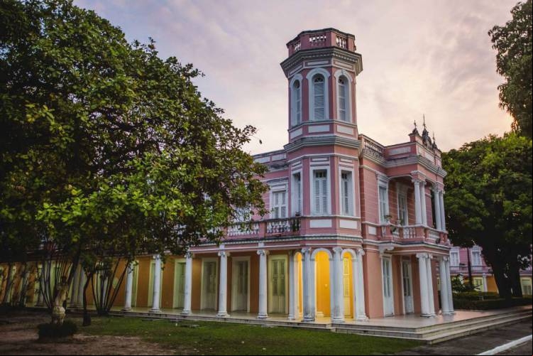 Liberação de aulas no ensino superior foi anunciada nesta sexta-feira, 25