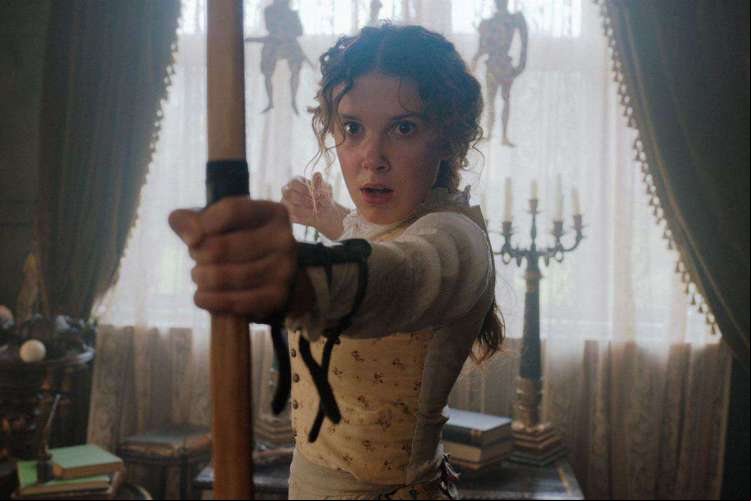 Estrela de 'Stranger Things', Millie Bobby Brown é protagonista de filme da Netflix que retrata a vida de irmã de Sherlock Holmes