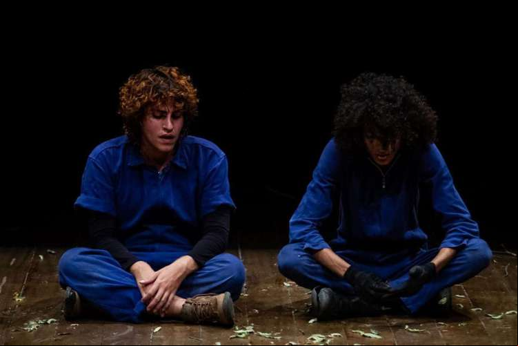 Apresentação de "Notas de uma terra devastada", em 2019, no Cineteatro São Luiz