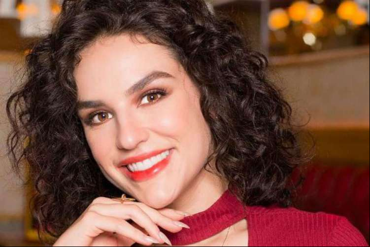 Atriz e ex-youtuber está cotada para participar no BBB21