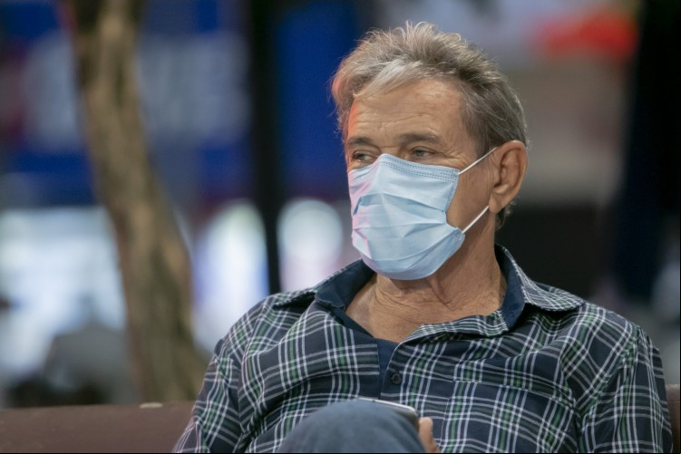 Coordenado pelo professor Paulo Artaxo e apoiado pela Fapesp o trabalho integra a iniciativa (respire!, cujo objetivo foi garantir o o da comunidade uspiana a máscaras seguras.