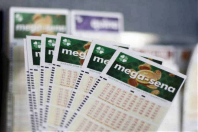 O concurso 2330, a Mega da Virada, acontecerá na quinta-feira, 31 de dezembro (31/12). O prêmio está estimado em R$ 300 milhões