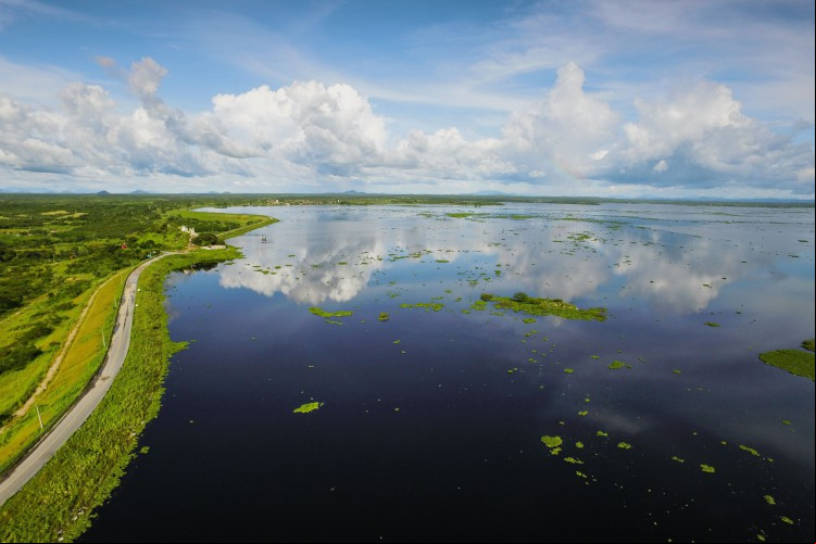 Açude Araras, o quarto maior do Ceará, sangrou neste domingo. Foto de apoio ilustrativo. 