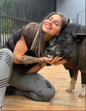 Vanessa foi campeã no Big Brother Brasil 2014, e se engajou na causa animal