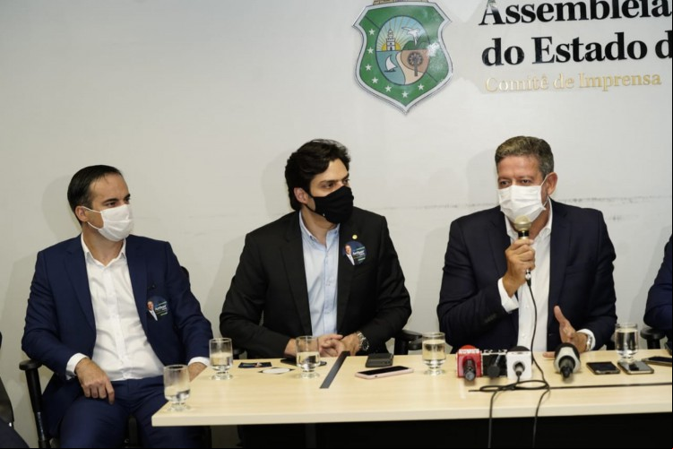 Arthur Lira (PP) esteve em Fortaleza para conversar com a bancada de deputados nesta quinta-feira, 14