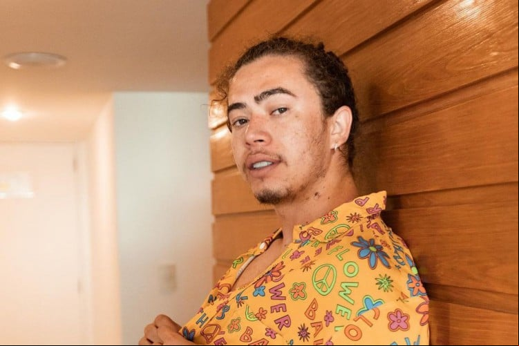 Whindersson Nunes convocou artistas a doarem cilindros de oxigênio hospitalar
