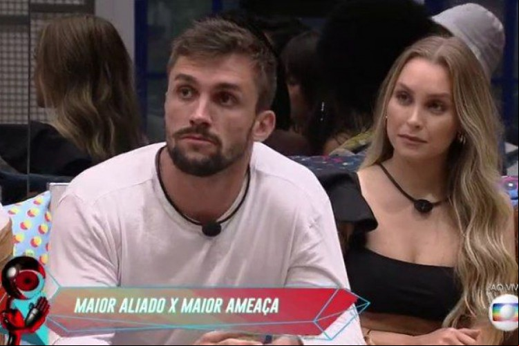 Arthur e Carla Diaz protagonizam um momento vulnerável no 