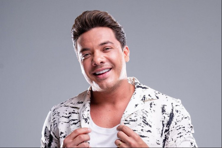 Acompanhe a agenda das transmissões ao vivo on-line - live - de artistas nacionais para hoje, sábado, 28 de agosto (28/08); Wesley Safadão se apresenta na Festa do Peão de Barretos