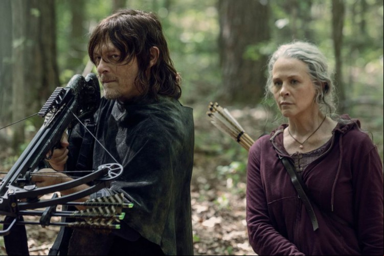 Daryl (Norman Reedus) e Carol (Melissa McBride) na nova temporada de 'The Walking dead'