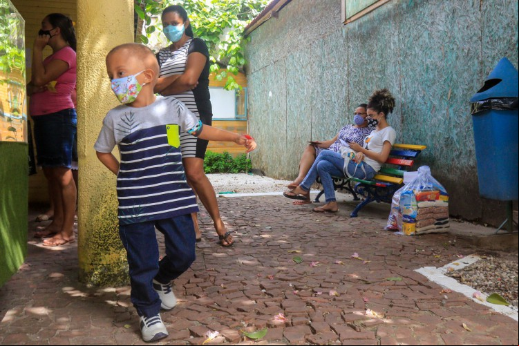 Além de oferecer tratamento às crianças e adolescentes, Associação também realiza ações sociais  