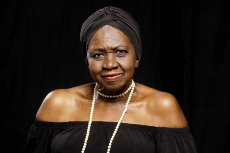 Áurea Martins se apresenta no 'Poemúsica - Festival de Bolso de Música Brasileira' no dia 23 de abril