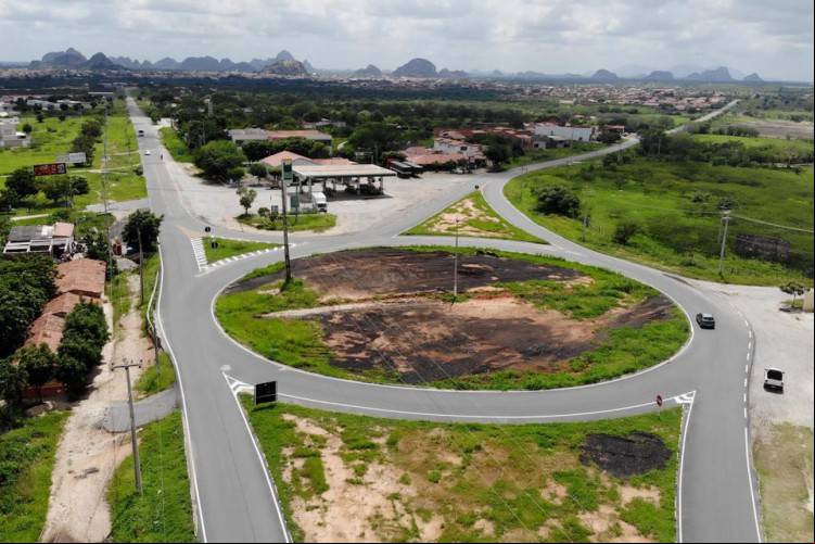 Trecho próximo a Quixadá, cidade que também serviria de porto seco para ajudar em logística no Centro-Sul do Estado