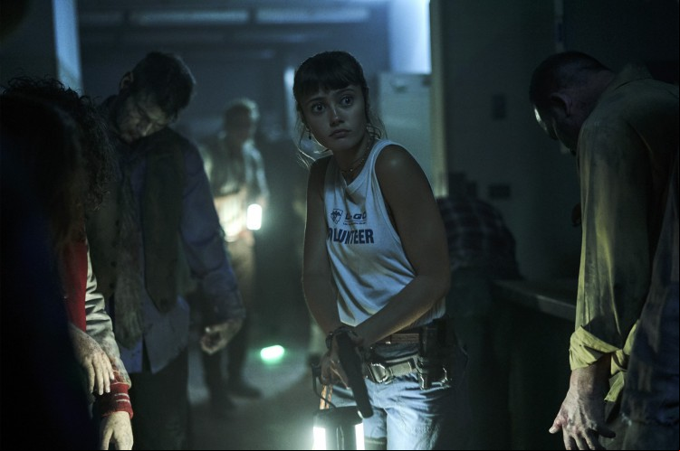 Ella Purnell dá vida à Kate Ward, filha de Scott, em'Army of The Dead: Invasão em Las Vegas'