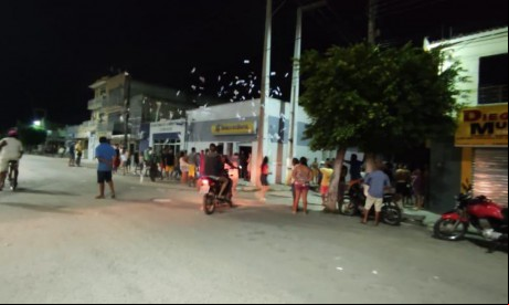 Grupo armado explode agência bancária em Amontada na madrugada desta sexta-feira, 28. 