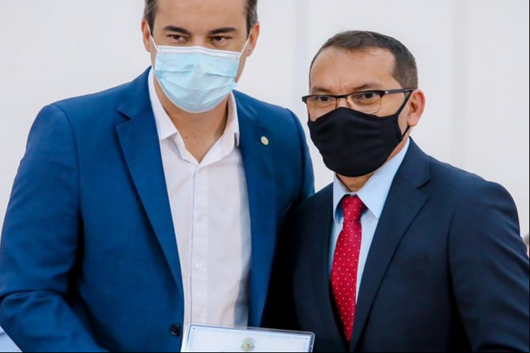 Capitão Wagner (à esq.) lançou a pré-candidatura nesse fim de semana em Acopiara