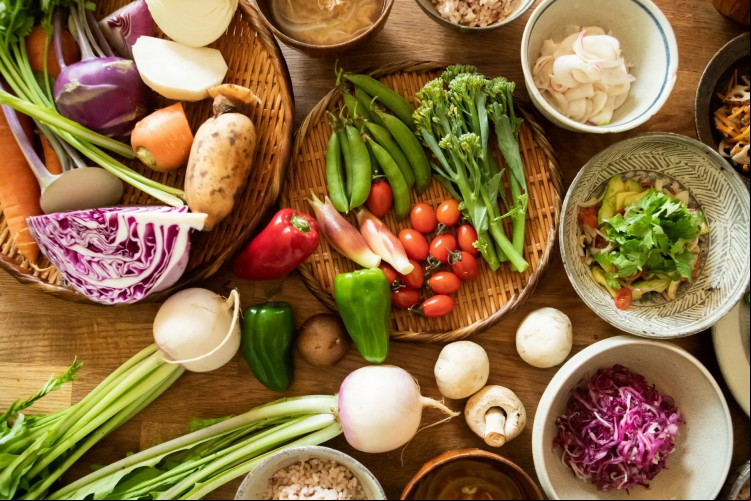Curso Pensar Comida: Mudanças na Mesa dos Brasileiros, do Senac Ceará, ocorre ao vivo e remotamente de 15 a 25/06