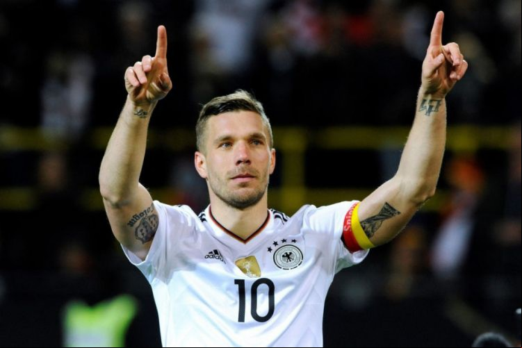 Especulado no Fortaleza, o atacante alemão Lukas Podolski sugere acerto com o clube polonês Górnik Zabrze