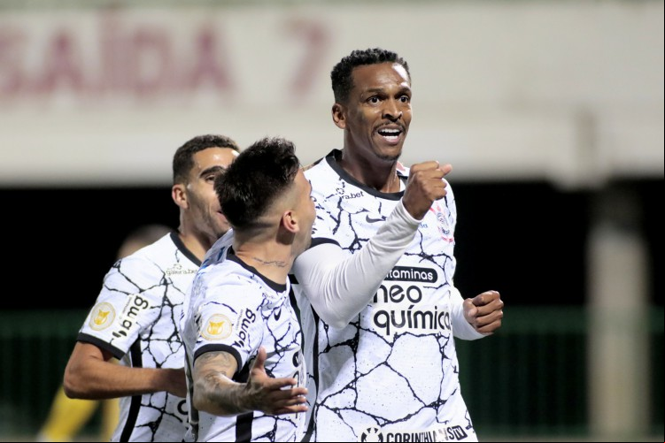 Onde assistir os jogos de hoje, sábado, 17 de julho. O Corinthians, de Jô, recebe o Atlético-MG pelo Brasileirão