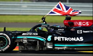 Hamilton conseguiu sua 99ª vitória na carreira, em casa, no circuito de Silverstone 