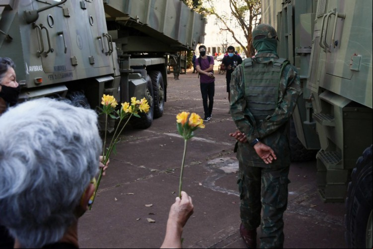 Desfile de veículos militares ocorreu em Brasília, nesta terça-feira, 10 de agosto
