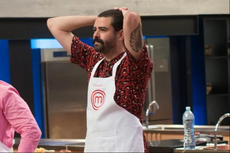 Tiago fez a pior empada, na avaliação dos jurados Erick Jacquin, Helena Rizzo e Henrique Fogaça, e foi o sexto eliminado do Masterchef Brasil 2021