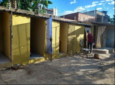 Clínica funcionava desde 2015, nos fundos da casa do diretor investigado
 