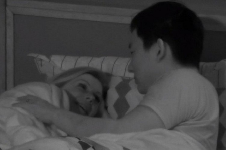 Pyong Lee e Antonela dividem a cama em