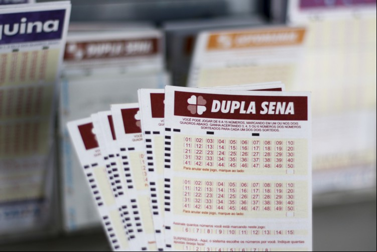Dupla Sena, Concurso 2810, quarta-feira, 21 de maio de 2025 (21/05/25); prêmio de R$ 2,8 milhões