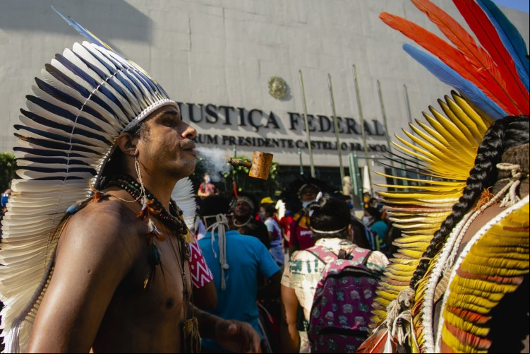 ￼MEMBROS de seis etnias realizaram ato no Centro de Fortaleza