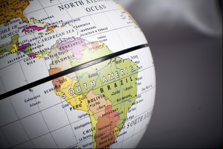A América é tradicionalmente dividida entre América do Norte, América Central e América do Sul. Mas há outros nomes para determinadas regiões do continente
