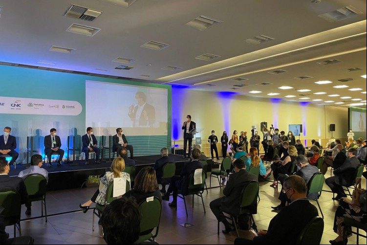 Governador Camilo Santana (PT) fala durante abertura do primeiro evento-teste do turismo no Ceará