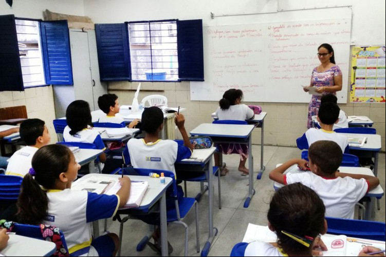 Professores vão receber abonos pelos precatórios do Fundef