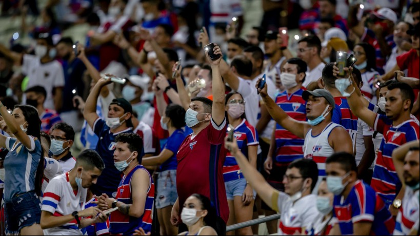 Torcida do Fortaleza na Arena Castelão