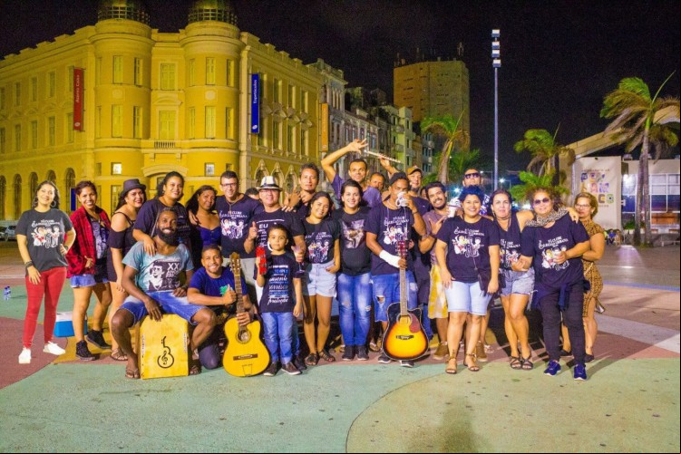 Legionários Recife realizam rifa de arrecadação de dinheiro para a construção do boneco gigante de Olinda de Renato Russo