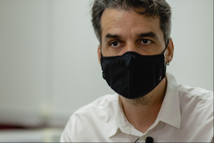 Wagner Moura, diretor de 'Marighella', participa de pré-estreia do filme no Cineteatro São Luiz