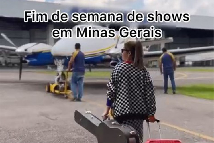 Marília Mendonça tinha um show hoje, sexta, 5, em Caratinga, Minas Gerais; cantora embarcou avião à tarde e, horas antes, compartilhou rotina no Instagram e telefonou para fãs