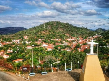 O município fica a 263 quilômetros de Fortaleza 