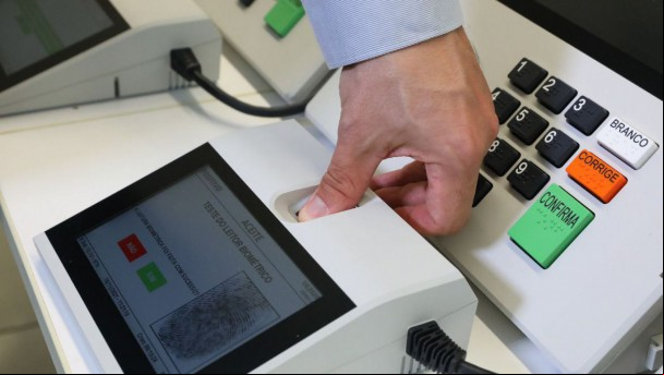 TSE apresenta novo modelo de urna eletrônica para eleições de 2022
