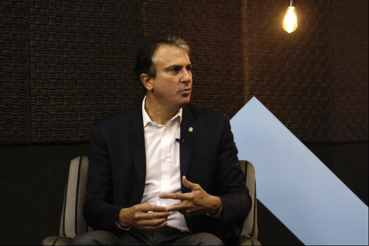 Camilo fala sobre o gramado da Arena Castelão no programa Jogo Político