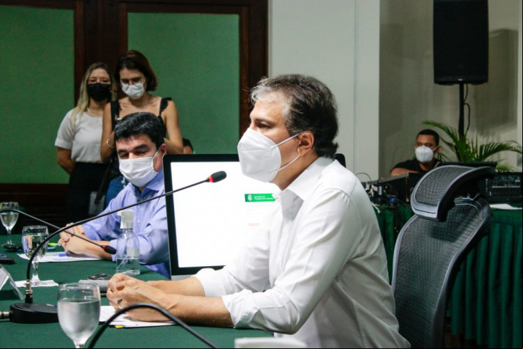 Camilo Santana na última reunião de secretariado do ano de 2021